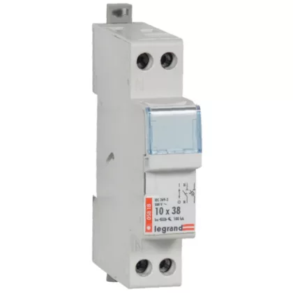 LEGRAND 005818 Lexic biztosítóaljzat 1P+N 10 x38