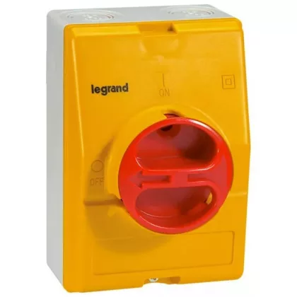   LEGRAND 022179 Enclosed main switch with 3P 20A Z + W contact