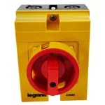 LEGRAND 022600 Tokozott főkapcsoló 3P 25A Ny érintkezővel