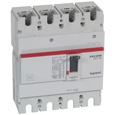 LEGRAND 027119 DRX250 4P 25 kA 150A t.m. kompakt megszakító