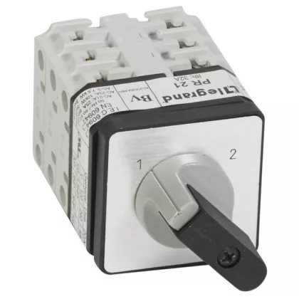 LEGRAND 027472 Görgős kapcsoló 3P 25A PR21 1-2