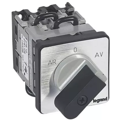LEGRAND 027510 Roller switch 3P 4kW PR12 AR-0-AV