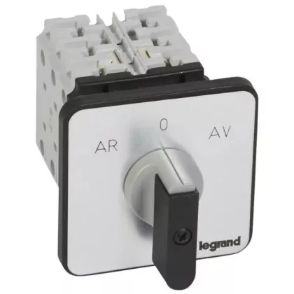 LEGRAND 027522 Görgős kapcsoló 3P 11kW PR26 AR-0-AV