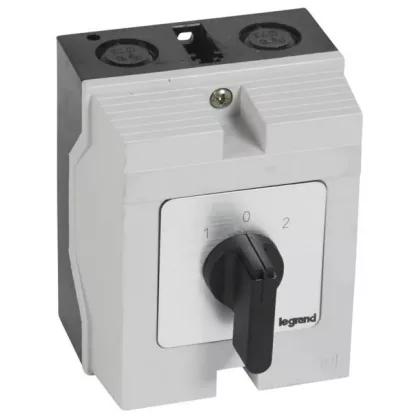 LEGRAND 027742 Tokozott görgős kapcsoló 3P 32A PR26 1-0-2