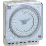   LEGRAND 049756 Falon kívüli analóg heti programkapcsoló 250V 16A