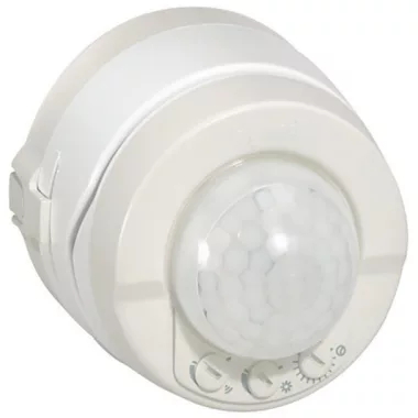 LEGRAND 069780 Plexo 55 360°-os falra/mennyezetre szerelhető mozgásérzékelő, 2000W, IP55, állítható, fehér