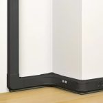LEGRAND 075750 DLP-S kábelcsatorna 80×50 mm, hajlékony fedéllel, bepattintható 45-ös szerelvényhez, fekete