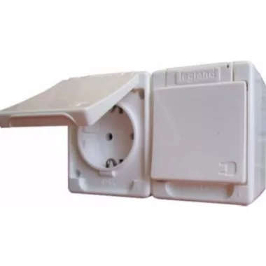 LEGRAND 083914 Kontállux IP44 2x2P+F dugalj csatlakozóaljzat fehér