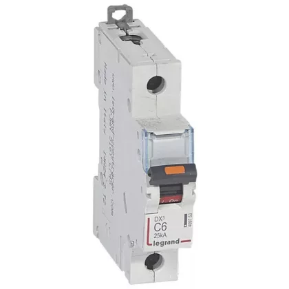 LEGRAND 409753 DX3 kismegszakító 25kA 1P 230/400V~ C6