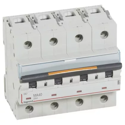 LEGRAND 409894 DX3 kismegszakító 25kA 4P 400V~ MA40