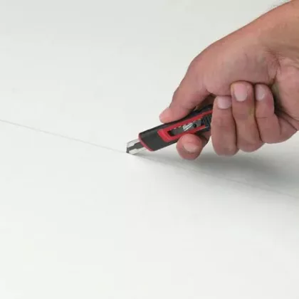   MILWAUKEE 48221960 Törhető pengés kés 13 szelvényes 9 mm