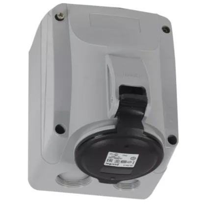 LEGRAND 555262 P17 Tempra Pro Dafr323k07500V IP44 rögzíthető aljzat