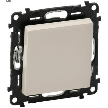 LEGRAND 752201 Valena Life egypólusú kapcsoló 10 AX elefántcsont