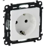   LEGRAND 753128 Valena Life 2P+F dugalj csatlakozóaljzat  (6mm2-es csavaros vezetékbekötéssel), gyermekvédelemmel fehér