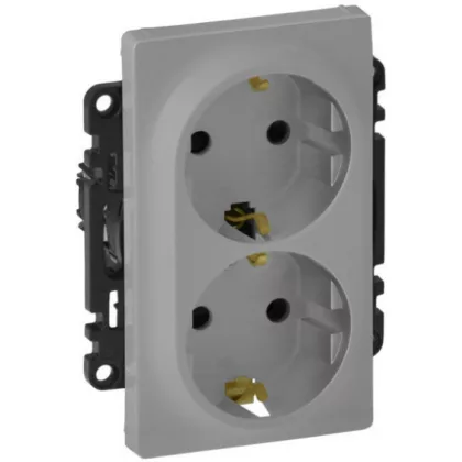   LEGRAND 753327 Valena Life 2x2P+F dugalj csatlakozóaljzat gyermekvédelem nélkül, egybeépített burkolattal, keret nélkül, rugós vezetékbekötéssel alumínium
