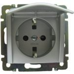   LEGRAND 770122 Valena 2P+F dugalj csatlakozóaljzat csapófedéllel alumínium