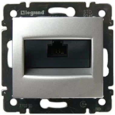 LEGRAND 770230 Valena 1xRJ45 LCS2 Cat5e UTP aljzat körömmel alumínium
