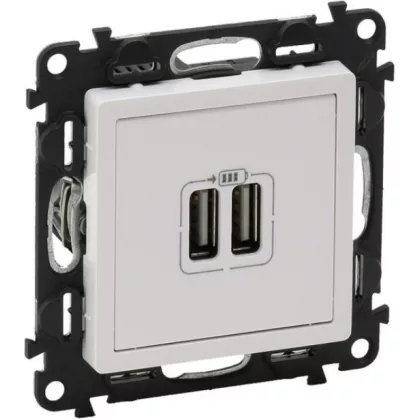 LEGRAND 770470 Valena 2xUSB töltő aljzat, 1500 mA, fehér