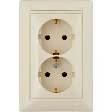 LEGRAND 774370 Valena 2x2P+F dugalj csatlakozóaljzat elefántcsont