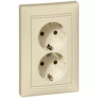 LEGRAND 774371 Valena 2x2P+F dugalj csatlakozóaljzat gyermekvédett, elefántcsont
