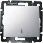   LEGRAND 774412 Valena egypólusú nyomó lámpajellel, fehér