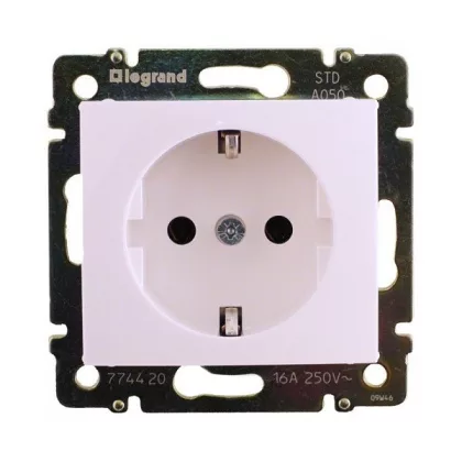   LEGRAND 774420 Valena 2P+F dugalj csatlakozóaljzat fehér keret nélküli kivitel