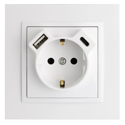   ELKO 90630 TBR Fedlap Schuko + USB-A + USB-C aljzathoz,fehér