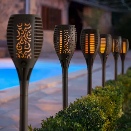 GARDEN OF EDEN 11262C LED-es szolár lámpa - leszúrható - lángeffekt - 12 sárga LED - műanyag - fekete - 10 x 58 cm GARDEN OF EDEN 11262C LED-es szolár lámpa - leszúrható - lángeffekt - 12 sárga LED - műanyag - fekete - 10 x 58 cm