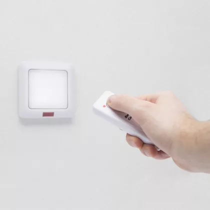 DELIGHT 20287 Fali lámpa távirányítóval - elemes