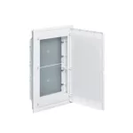   HAGER VF418PZF Multimédia golf kiselosztó, süllyesztett, teli ajtó, 652x426x72mm fakivágásba