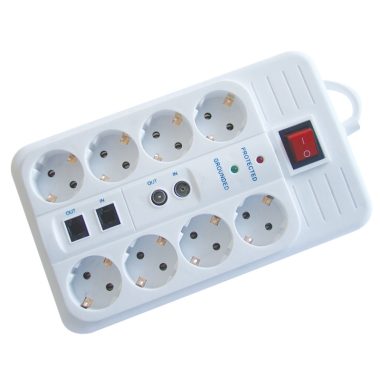 TRACON HNKTM8-3M-KT Négyzetes 8-as elosztó kapcsolóval+túlfesz+ túláram+koax+tel 8×SCHUKO, 3m, max.16A, 250VAC, 3680W, H05VV-F