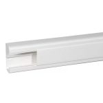 LEGRAND 010424 Univerzális DLP kábelcsatorna, 50 x 105 mm, 65 mm-es hajlékony fedéllel, válaszfal nélkül, Program Mosaic szerelvényekkel szerelhető, 2 m, fehér