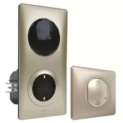   LEGRAND 064827 Céliane okos központi egység, süllyesztett, beépített háztartási aljzattal, megérkezés/távozás szcenárió kapcsolóval és díszítő keretekkel, titánium színű,   - /Netatmo