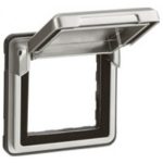   LEGRAND 077880 Soliroc átalakító adapter csapófedéllel, vandálbiztos IK10