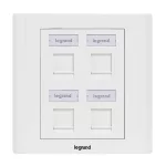 LEGRAND 632900 LEGRAND Linkeo süllyesztett szerelvény 4xRJ45 keystone port fogadására egyenes fehér burkolattal és kerettel címketartóval