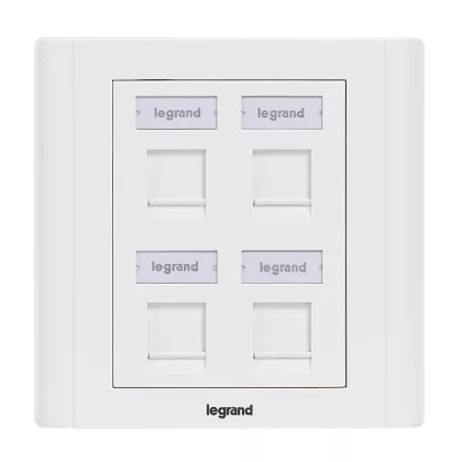  LEGRAND 632900 LEGRAND Linkeo süllyesztett szerelvény 4xRJ45 keystone port fogadására egyenes fehér burkolattal és kerettel címketartóval