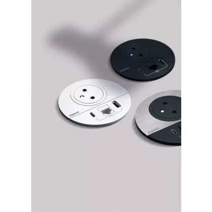   LEGRAND 654714 Incara Disq 80 - bútorba süllyeszthető 2P+F + USB A+C + kábelkivezető aljzat, 2m kábellel, fehér