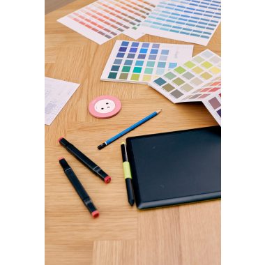 LEGRAND 654732 Incara Disq 60 - bútorba süllyeszthető USB A+C töltőaljzat, 2m kábellel, alumínium