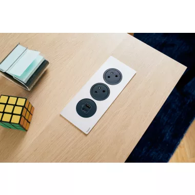 LEGRAND 654760 Incara Disq In 3 burkolat, fehér