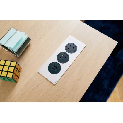 LEGRAND 654763 Incara Disq In 4 burkolat, alumínium