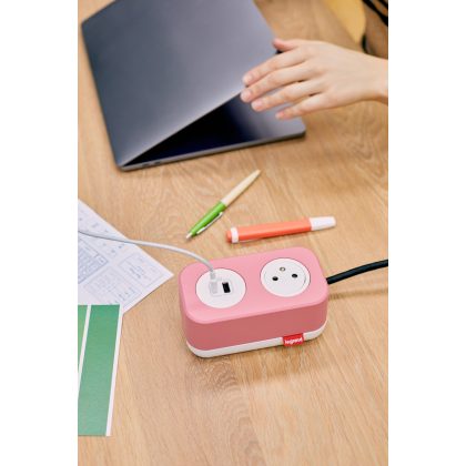   LEGRAND 654922 Incara Electr on USB A+C aljzat + burkolat, 2,5m kábellel, fehér