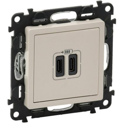 LEGRAND 753207 Valena Life Töltőaljzat Kettős USB C-típusú csatlakozóval, 5V–3A–15W, Túlfesz-védelem >1kW, Class II SELV, Elefántcsont