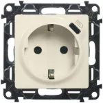LEGRAND 753235 Valena Life 2P+F dugalj csatlakozóaljzat+ USB C-túpusú 1,5A-5V-7,5W töltőaljzat, körmös/csavaros rögz, rugós beköt, Elefántcsont