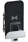 LEGRAND 755114 Valena Allure Vezeték nélküli töltőállomás USB A-típusúcsatlakozóval, 2,4 A/ 12 W, 136,5 x 70 x 56,5 mm, lopásgátlóval, 50x80 mm érzékelési terület, 10°dőlés, Fehér
