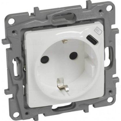   LEGRAND 764535 Niloé 2P+F grounded socket, with USB type C connector, white