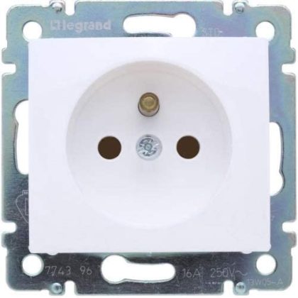 LEGRAND 774396 Valena 2P+F dugalj csatlakozóaljzat 10/16A, fehér