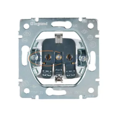 LEGRAND 777022 Galea Life 2P+F dugalj csatlakozóaljzat burkolat csapófedéllel fehér LEGRAND 777022 Galea Life 2P+F dugalj csatlakozóaljzat burkolat csapófedéllel fehér