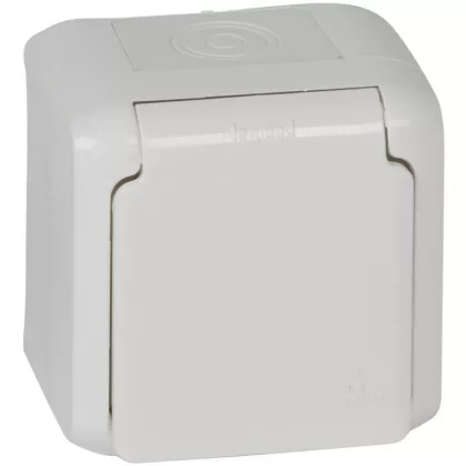   LEGRAND 782373 Forix IP44 fk 2P+F földelt dugalj csatlakozóaljzat, 16A, csapófedéllel, gyv, fehér