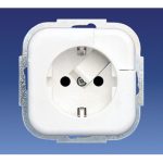   SCHNEIDER EEEP20100302010 CLASSIC 2P+F kilökőkaros dugalj csatlakozóaljzat, burkolattal, krém (Phd3-16 kb KR)