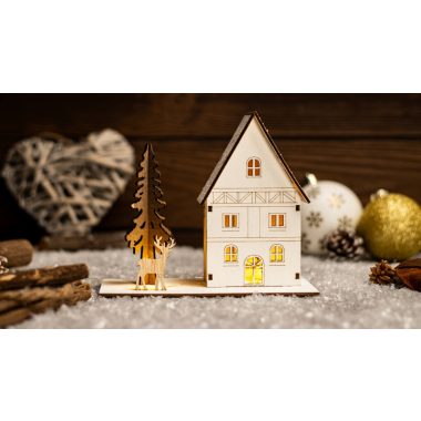 TRACON CHRHR3WW LED karácsonyi házikó, fa, elemes (X24001) Timer 6+18h, 3LED, 3000K, 2xAAA